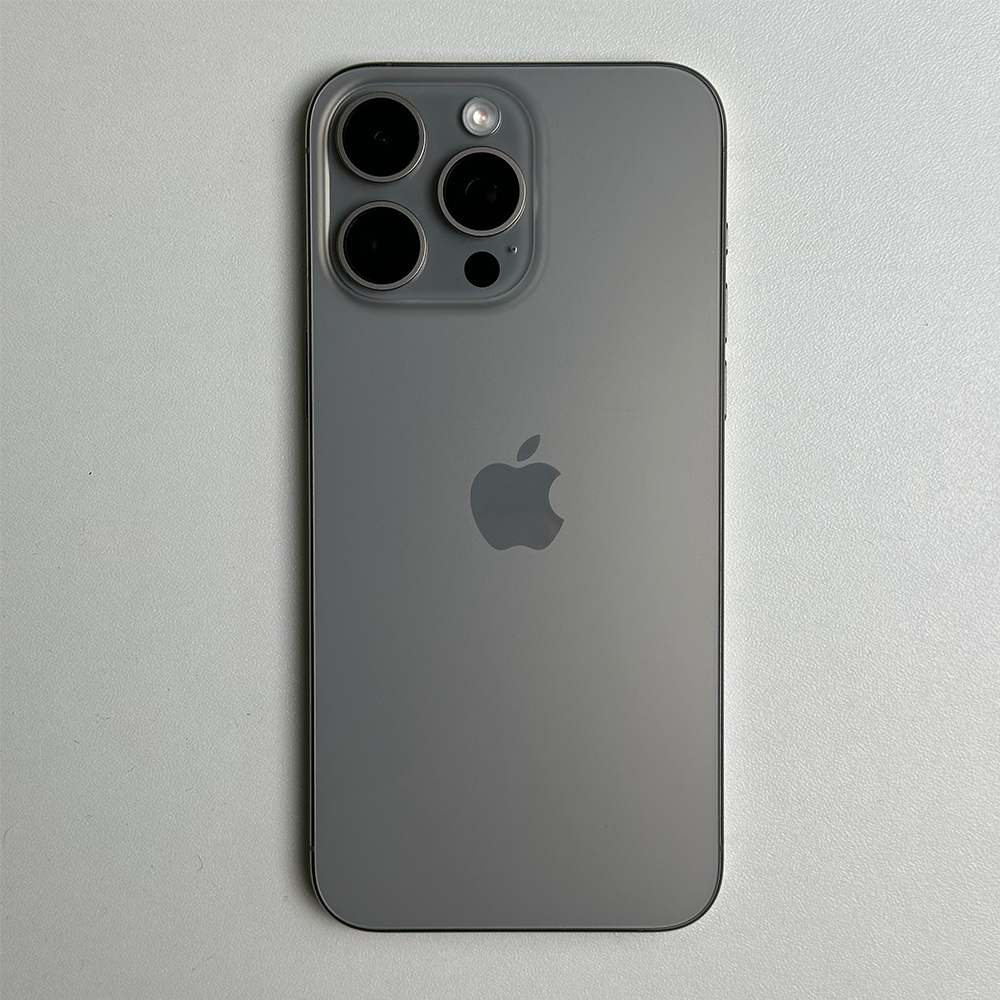 Apple iPhone 15 Pro 256GB (Естественный)