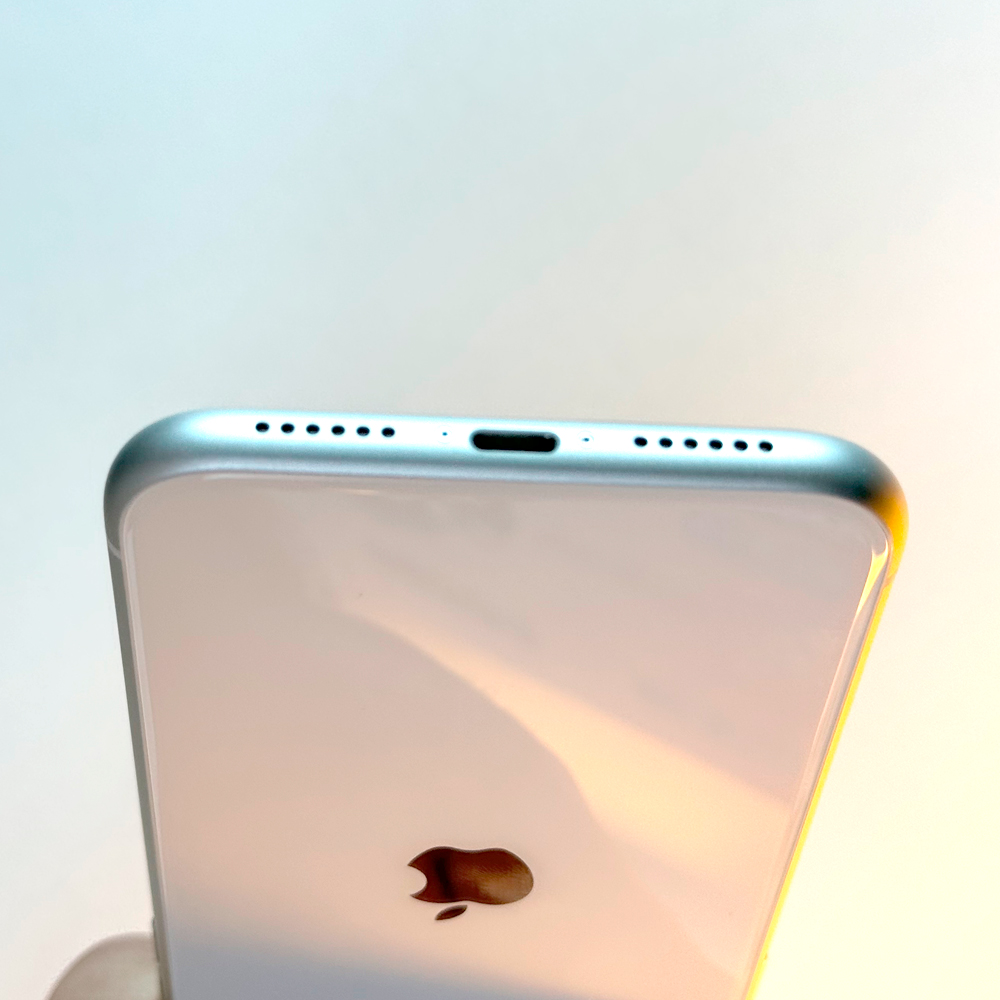 Apple IPhone 11 (128GB White) | 2940